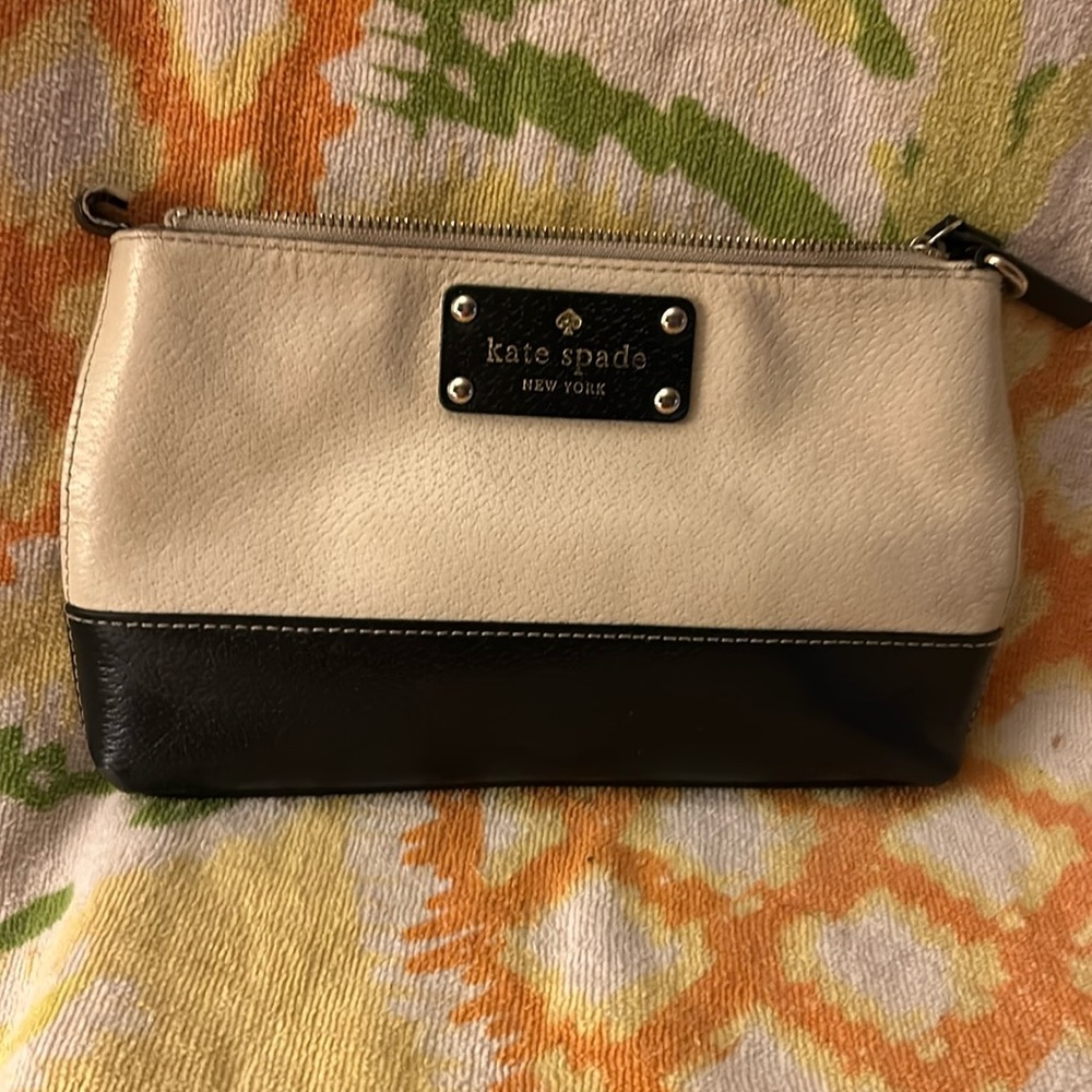 Kate Spade wristlet cool block cream black